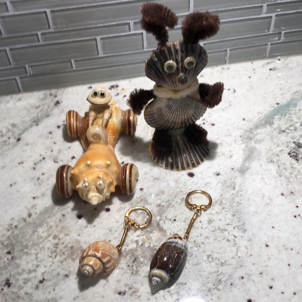Shell People and 2 Shell Keychains Included